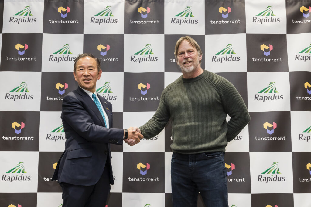 At the press conference on February 27, 2024
From left to right: Jim Keller, CEO, Tenstorrent Holdings Inc. and Atsuyoshi Koike, President　and CEO, Rapidus Corporation